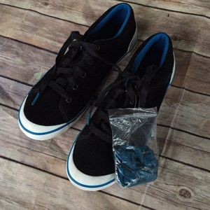 Tava sneakers size 9 black / turquoise New
